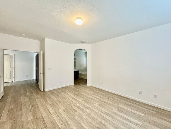 Building Photo - 13721 Santa Lucia Dr
