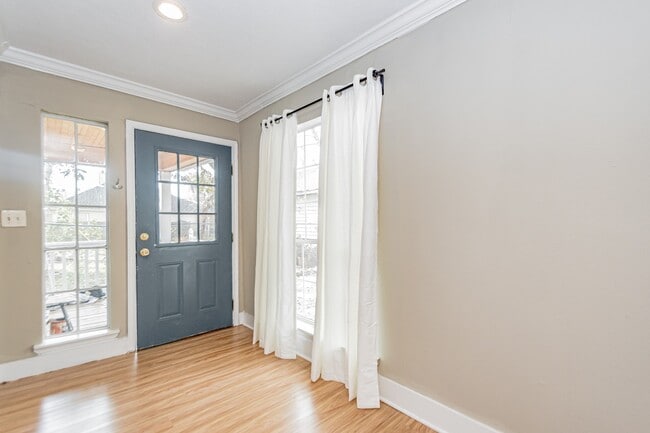 Building Photo - 3002 Kirk St