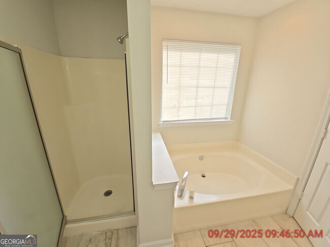 Building Photo - 7102 Sir Galahad Way