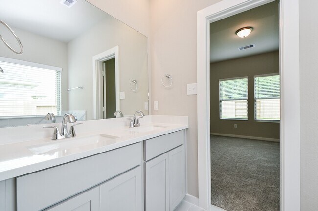 Building Photo - 5122 juniper lagoon
