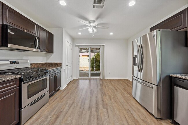 Building Photo - 51735 Avenida Obregon