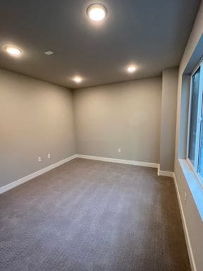 Building Photo - Modern 3Bed/2Bath PLUS 2 car garage Townhome in Bellevue!