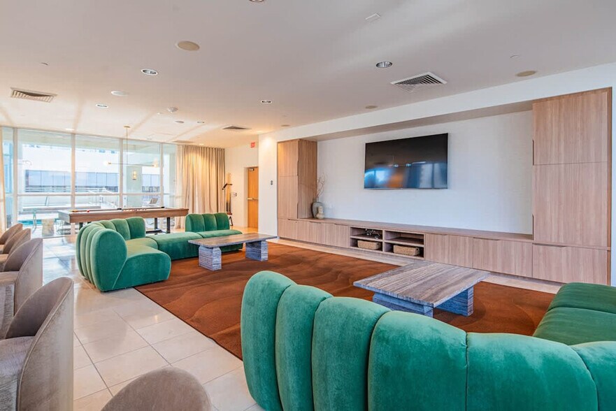 Building Photo - 44 W Monroe St