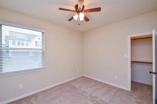 Building Photo - 23322 Del Rosso St