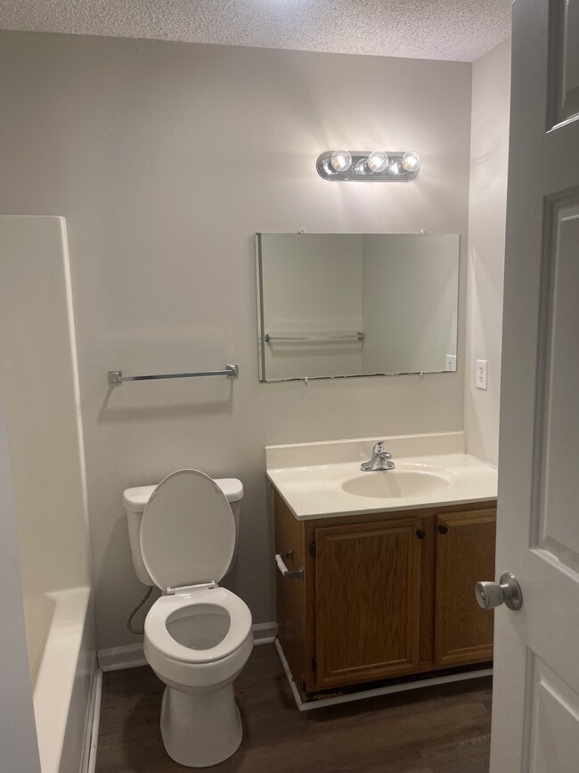 Building Photo - 912 Gregory St