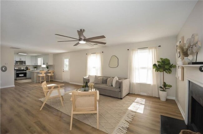 Building Photo - 833 Marie Trce