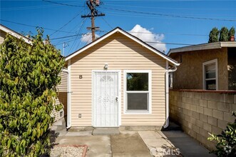 Building Photo - 359 W Garfield Ave