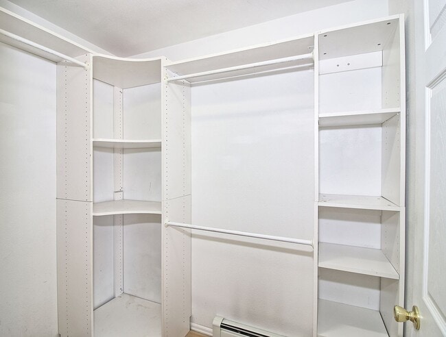 Building Photo - 850 Henry Cir