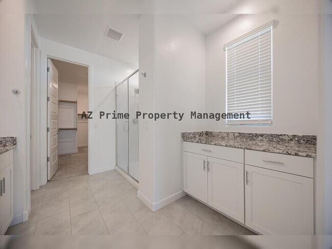 Building Photo - 4607 S 111th Dr