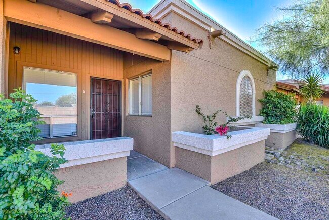 Building Photo - 20402 N 6TH Dr
