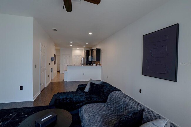 Building Photo - 9136 Hillcroft Dr