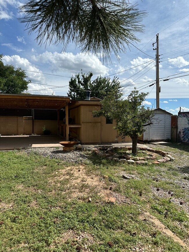 Building Photo - 1361 Santa Rosa Dr