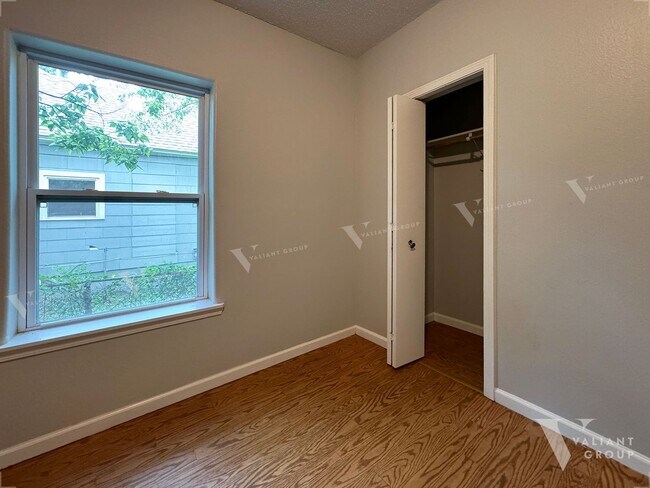 Building Photo - Cozy 3-Bedroom 1-Bathroom in Woodland Heig...