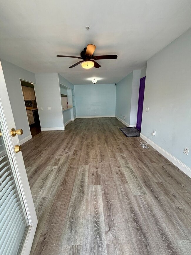 Building Photo - 401 Waters Edge Dr