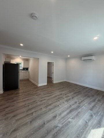 Building Photo - 220 5th St