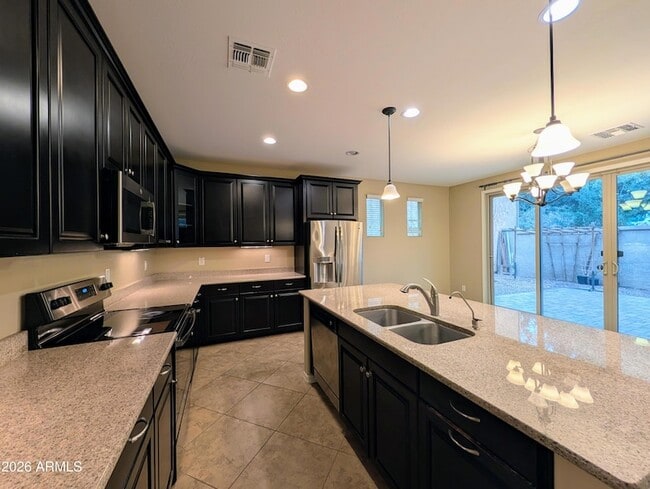 Building Photo - 923 S Osborn Ln