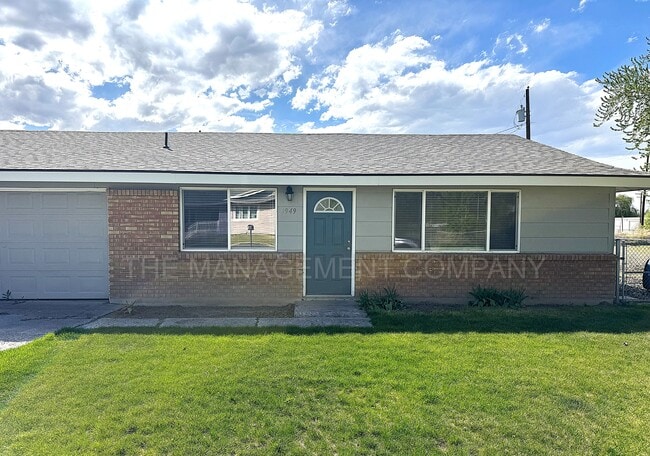 Building Photo - 1949 Alta Dr