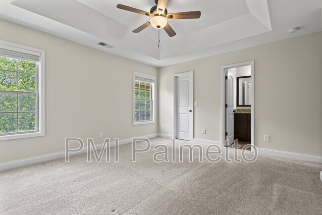 Building Photo - 634 Pine Lilly Dr