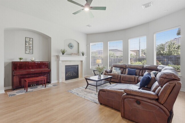 Building Photo - 18800 N Bee Cave Springs Cir