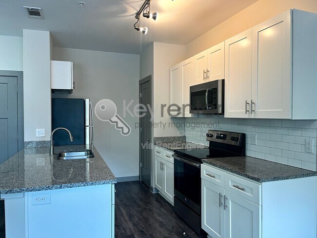 Building Photo - 782 Riverfront Pkwy