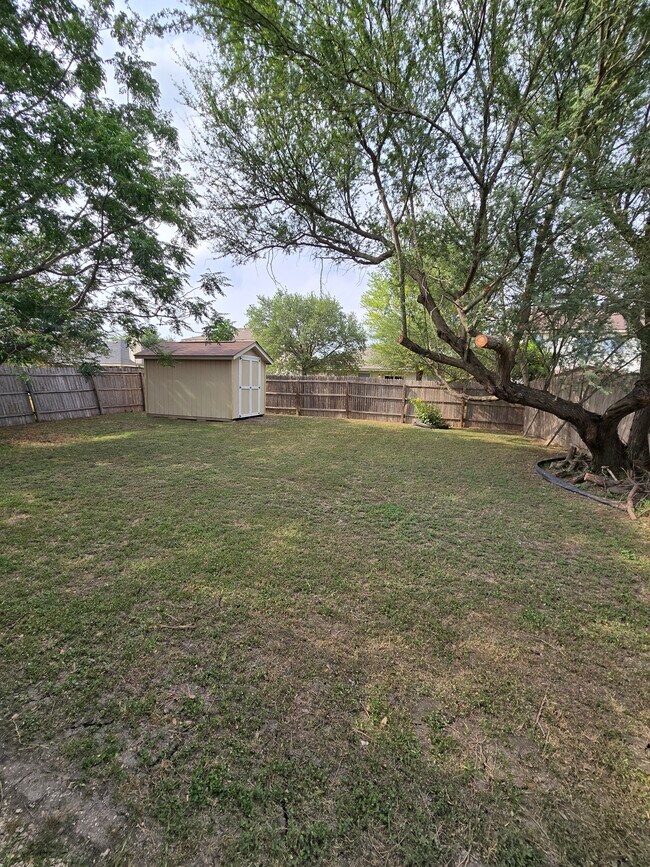 Building Photo - 8926 Trumpet Cir