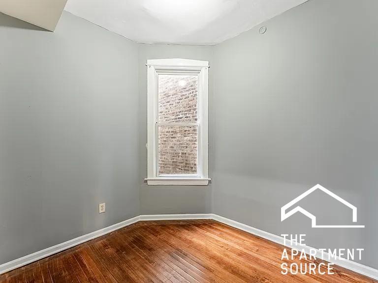 Building Photo - 1426 S Avers Ave