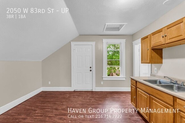 Building Photo - 2050 W 83rd St