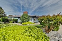Building Photo - Halfplex with yard in South Land Park