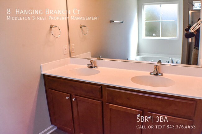 Building Photo - 8 Hanging Branch Ct.