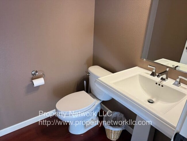 Building Photo - Spectacular 4 Bedroom Home in Gresham