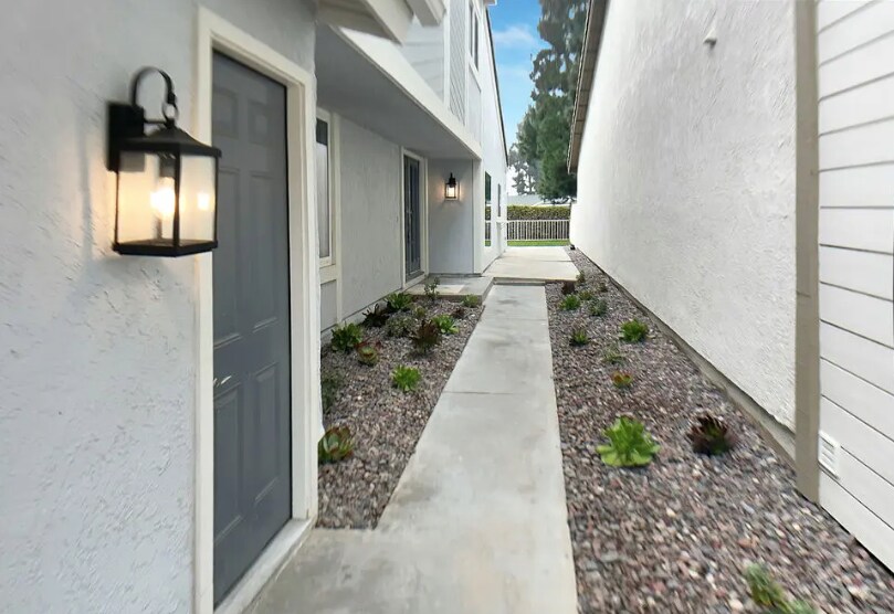Building Photo - 953 S Ridgecrest Cir
