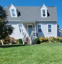 Building Photo - 949 College Ave