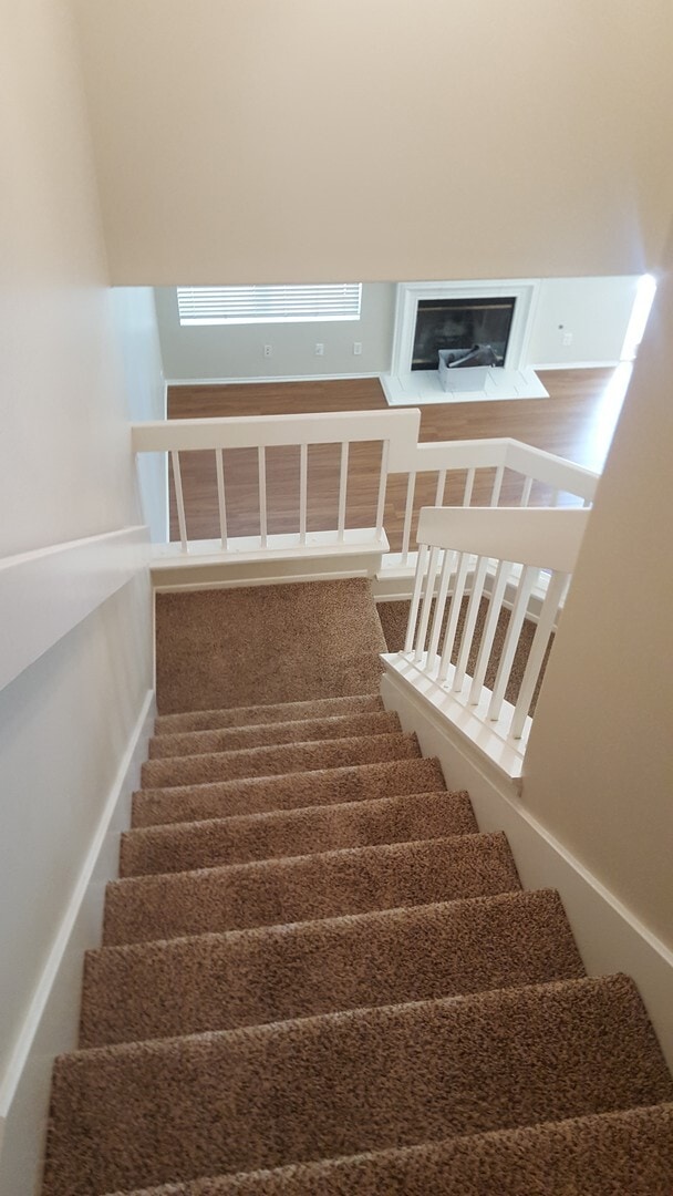 Building Photo - Dual Master Suite Townhome in Rancho Santa...