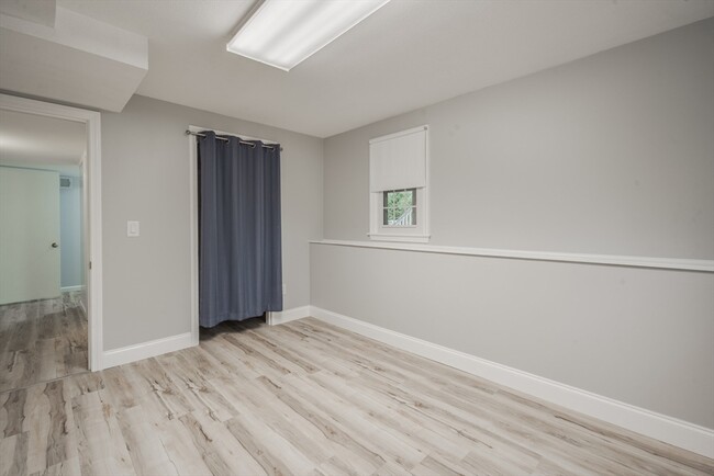 Building Photo - 810 Frank Smith Rd