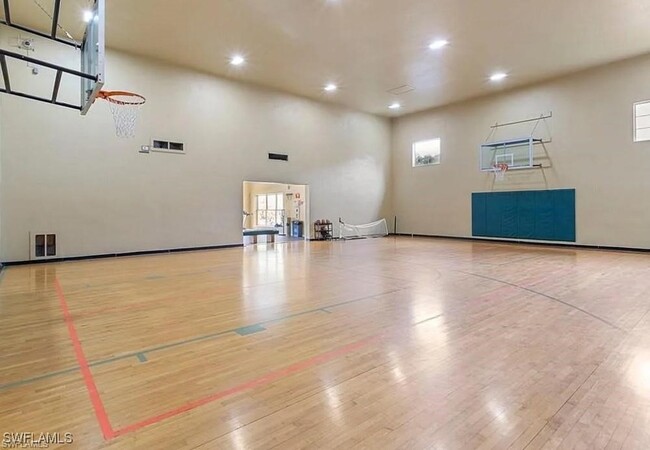 Building Photo - 11540 Villa Grand