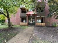 Building Photo - 1350 Brook St