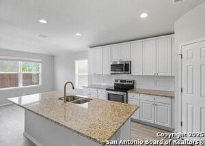 Building Photo - 221 Savage St