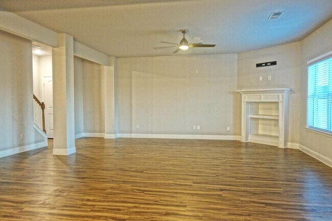 Building Photo - 4216 Textile Ln