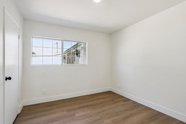 Building Photo - 11247 Michael Hunt Dr