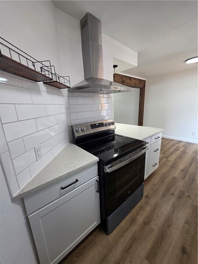 Building Photo - 2404 SE Jayel Terrace