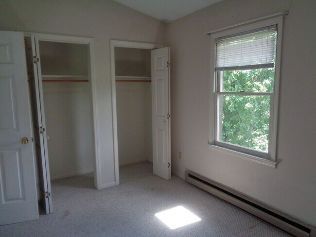 Building Photo - 166 Adams Lane