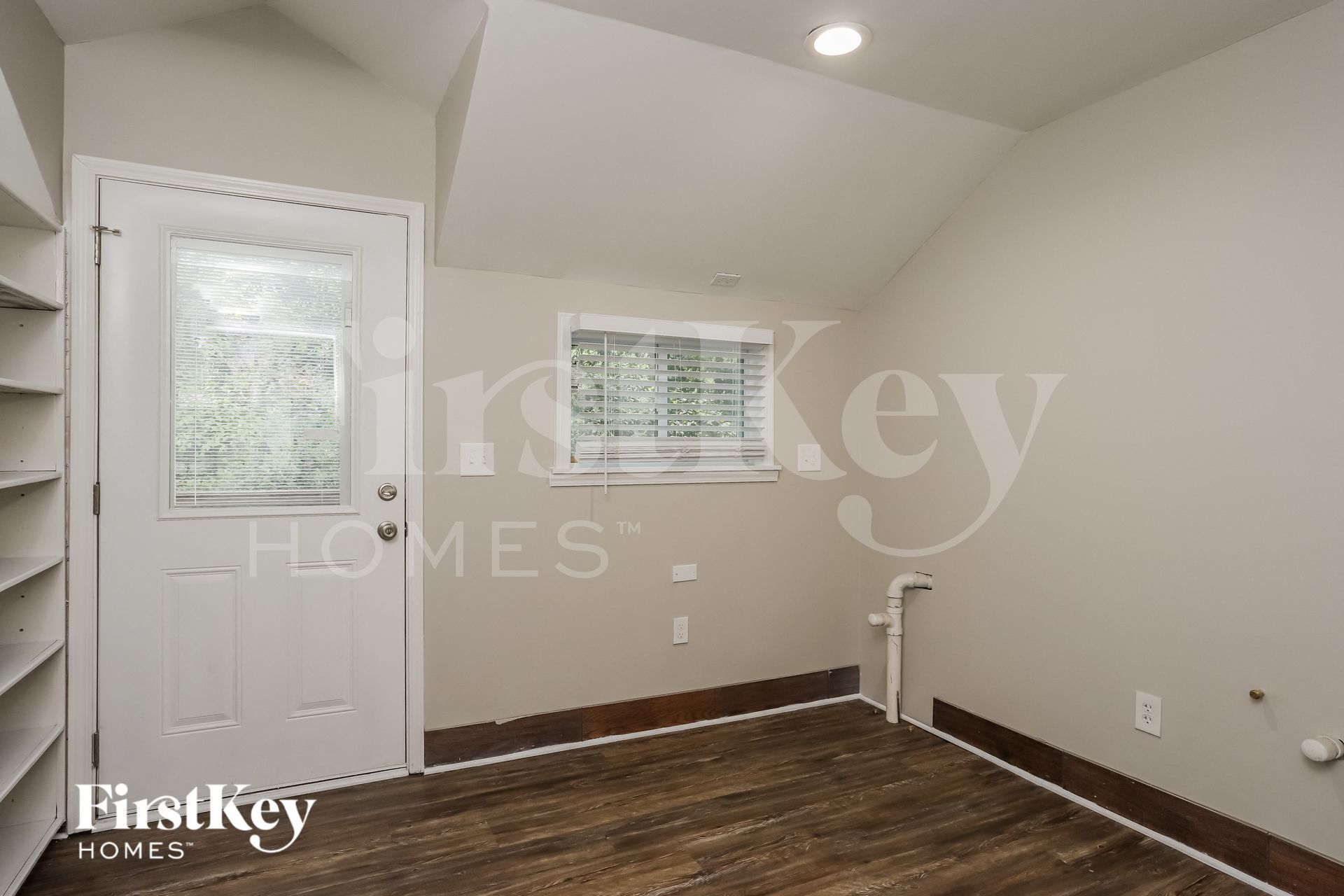 Building Photo - 1083 Forest Heights Rd