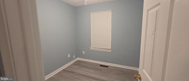 Building Photo - 323 Lindera Ct