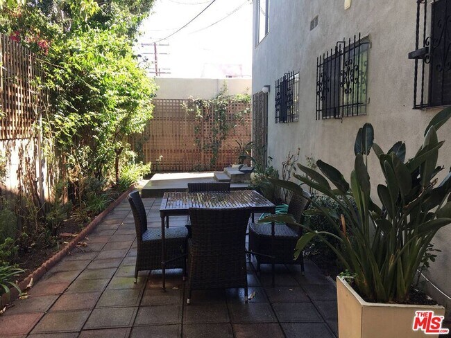 Spacious private patio! - 1152 N Ogden Dr