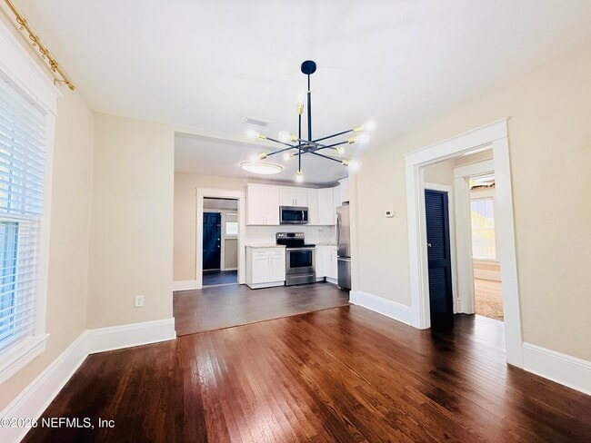 Building Photo - 3055 Rosselle St