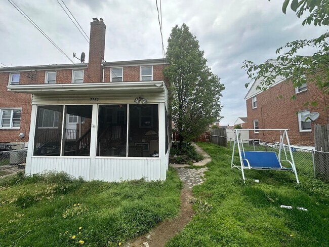 Building Photo - Spacious Three Bedroom House In Baltimore ...