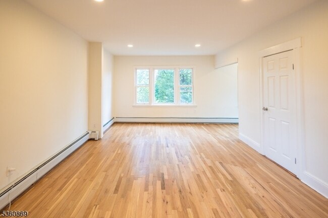 Building Photo - 34 Fairview Pl