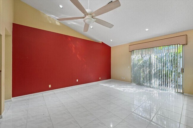 Building Photo - 10860 Fairmont Village Dr