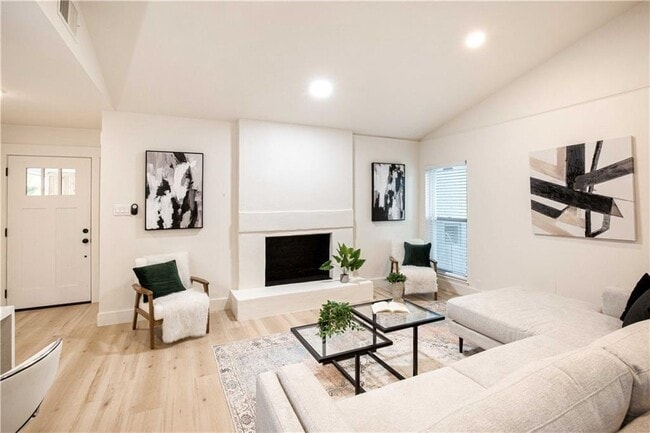 Building Photo - 2508 Aldford Dr