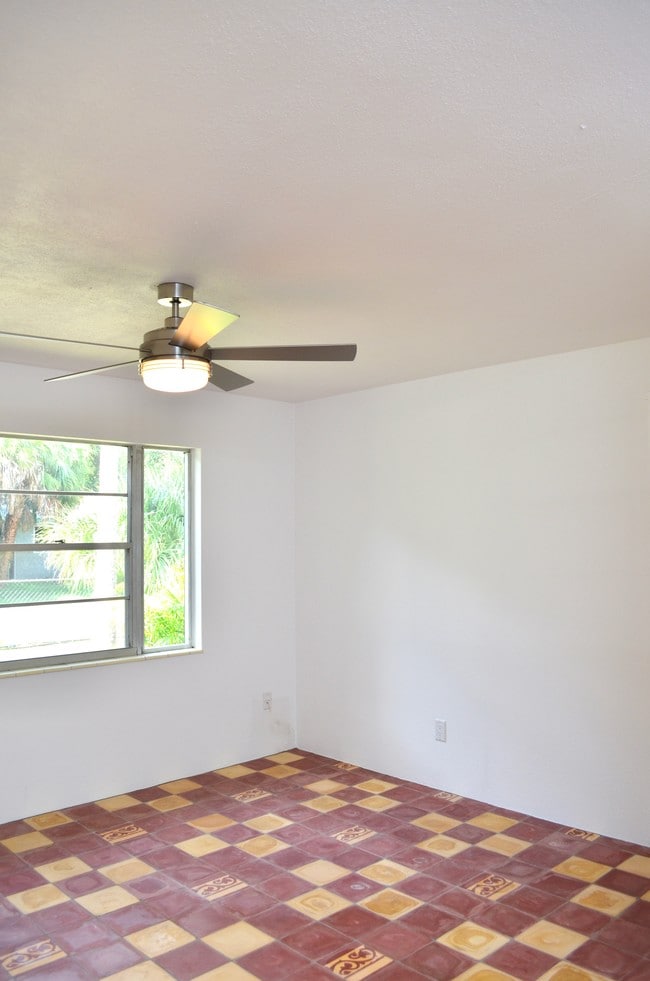 Building Photo - 1274 36th St